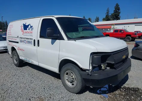 2011 Chevrolet Express 2500 Work Van z USA, uszkodzony, nr VIN 1GCWGFBAXB1167462